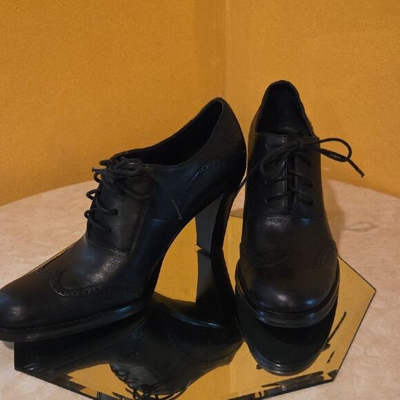 Chadwicks Black Ankle Booties - Picture 6 of 12